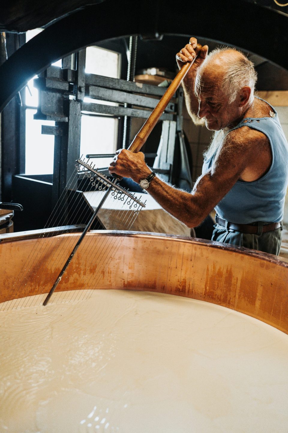 Fabrication fromage alpage Bourquenoud