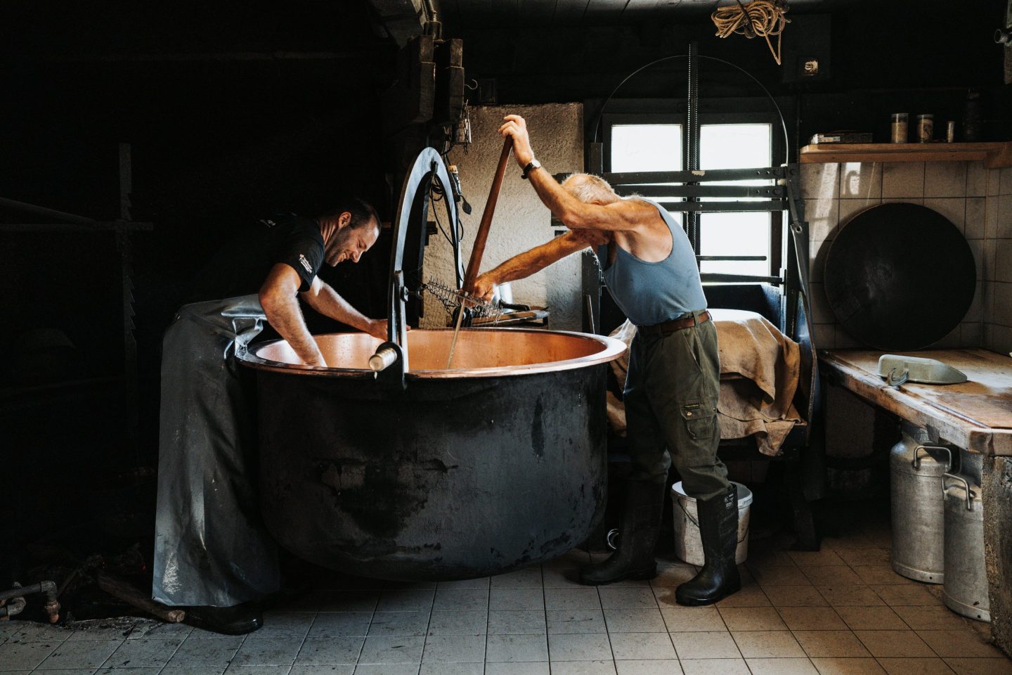 Fabrication fromage alpage Bourquenoud