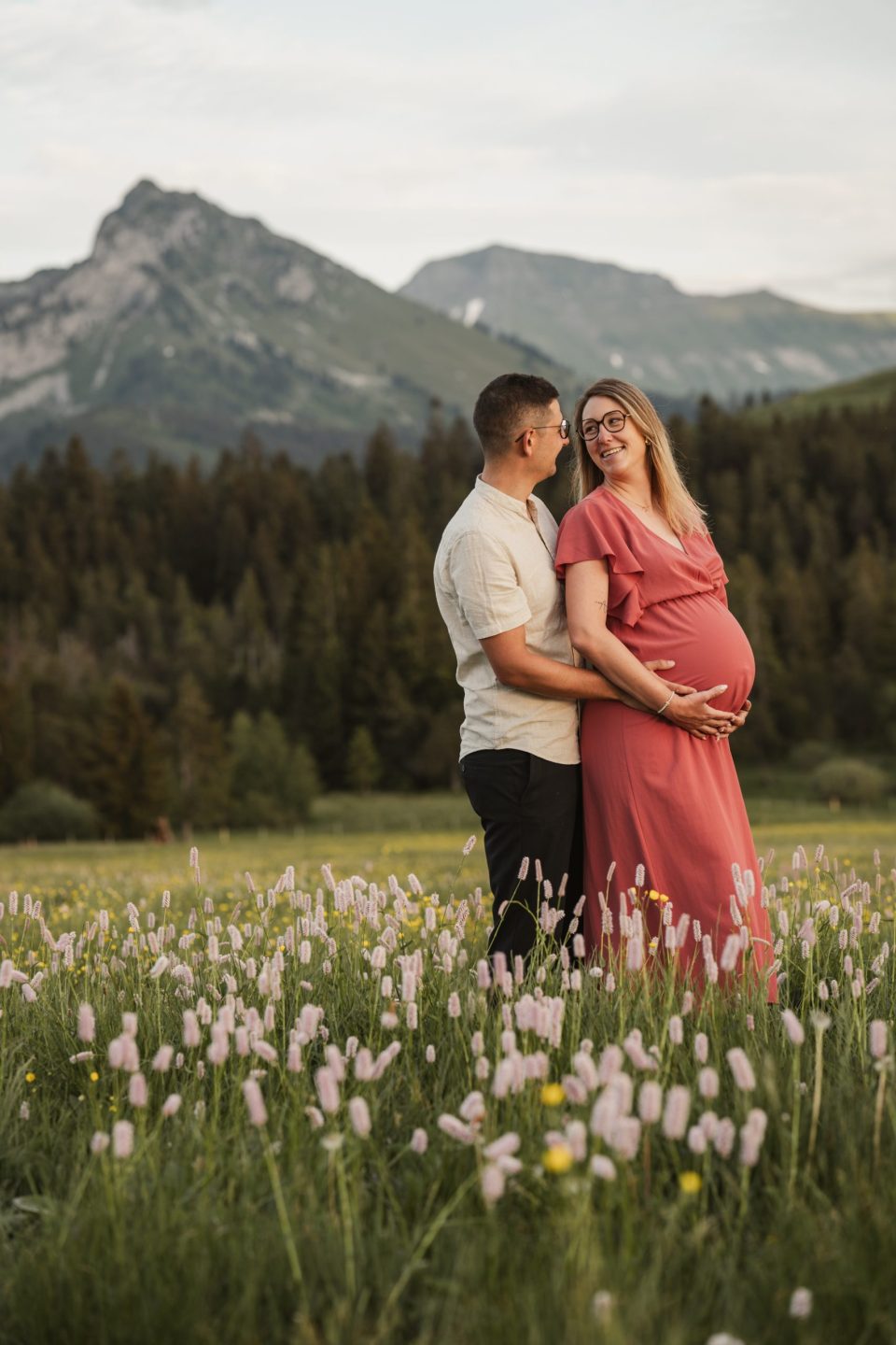 Shooting photo grossesse montagne