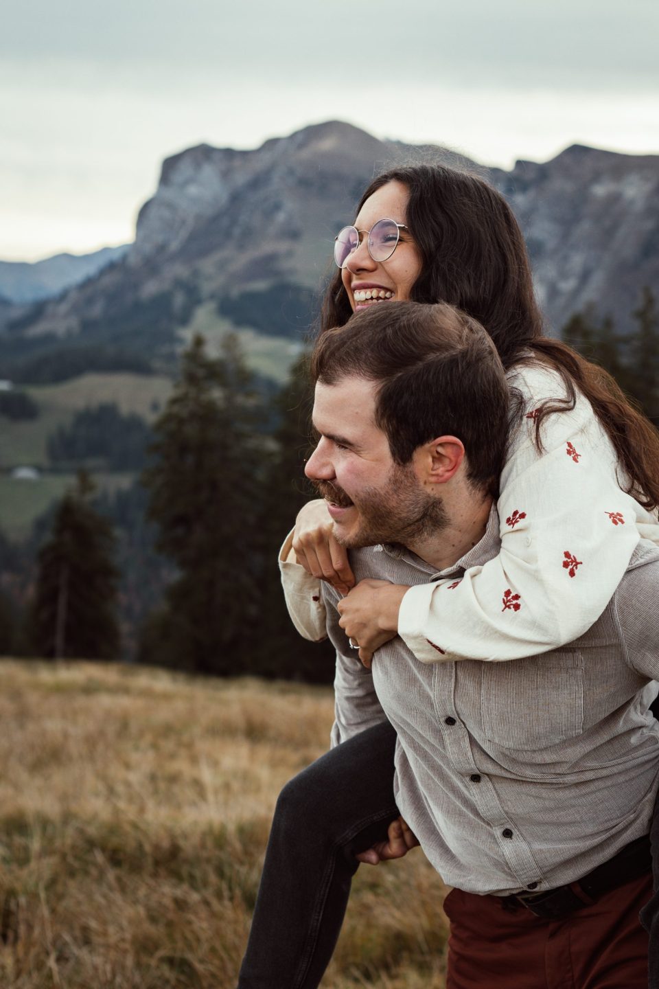 Séance photo engagement montagne Paccots