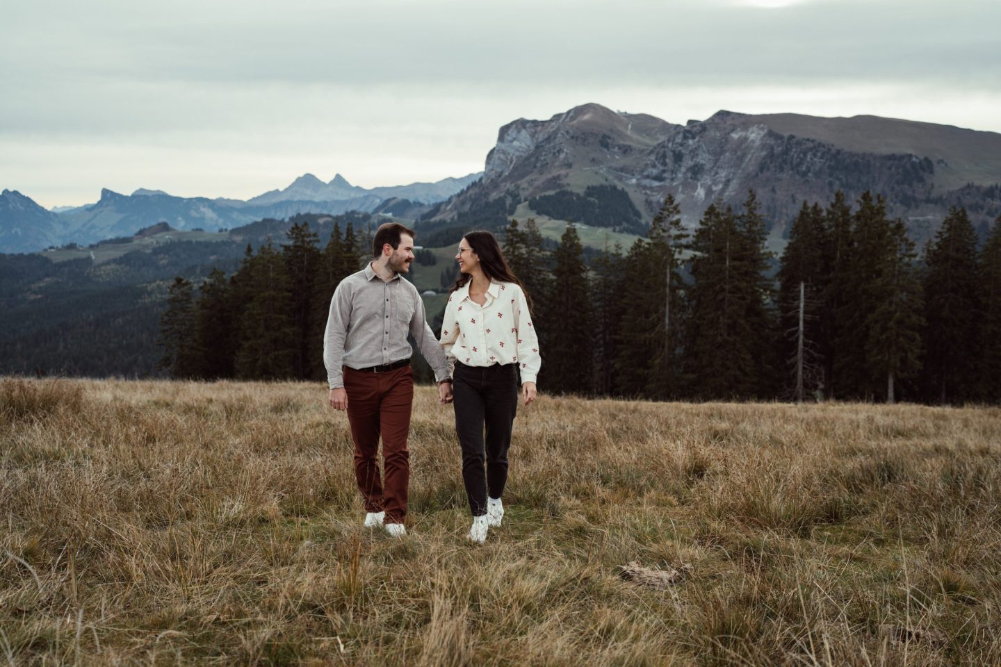 shooting couple montagne Les Paccots